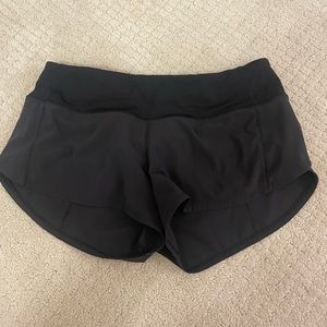 Lululemon speed up low rise shorts, size 4, 2.5 inch